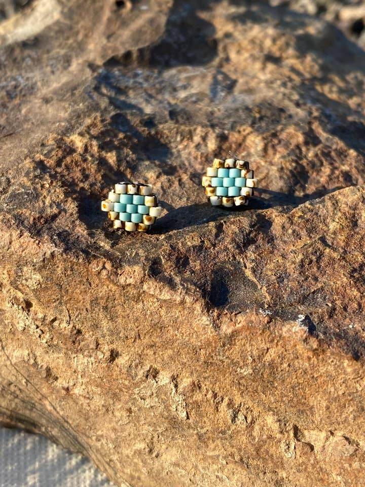 Brincos Neutro por atacado de Little Rogue Co