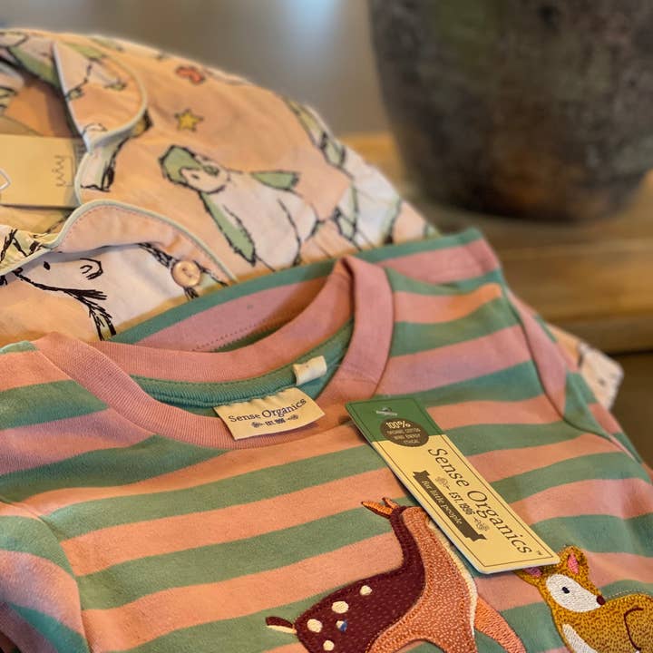 Girls candy striped reindeer pyjamas age 3/4 years for wholesale by Bumble&Blue Staging