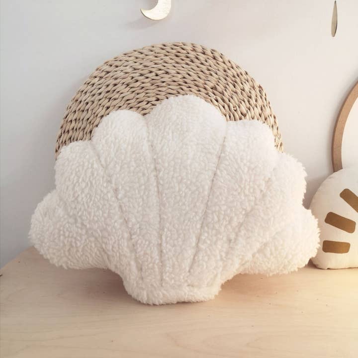 Snäckskal kudde för wholesale av The Butter Flying