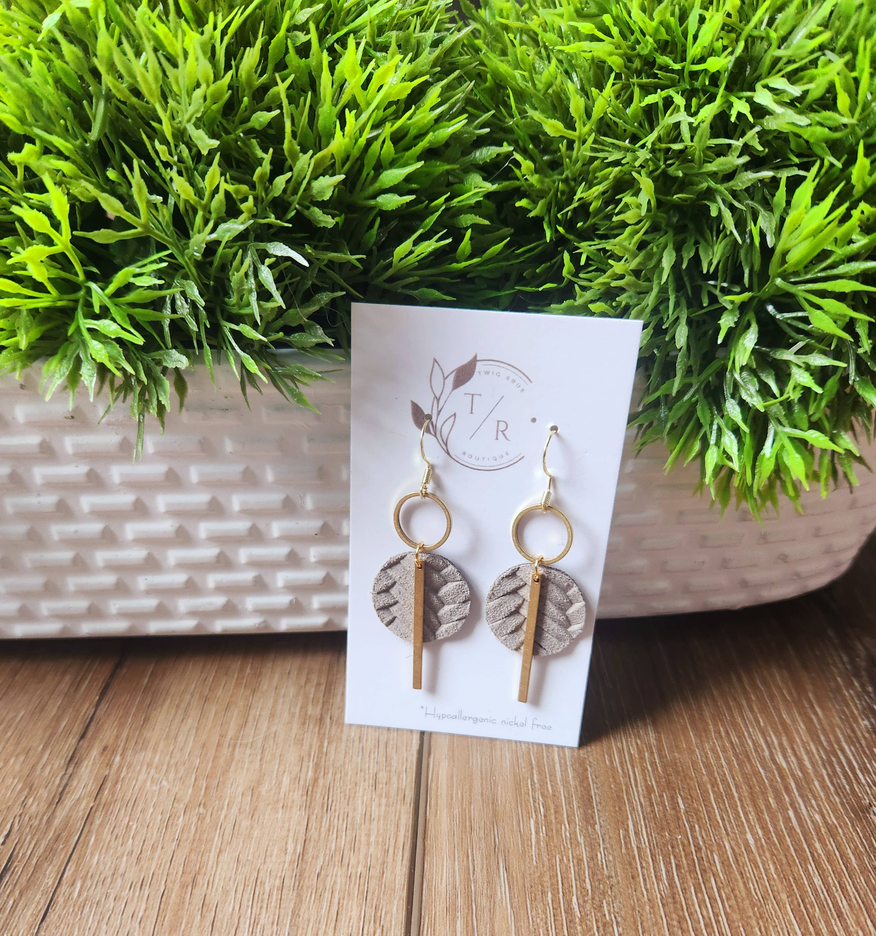 Twig & Rue boutique - Vente Boucles d'oreilles pendantes - mini-Jude | Boucles d’oreilles en cuir véritable, nouvelles couleurs7
