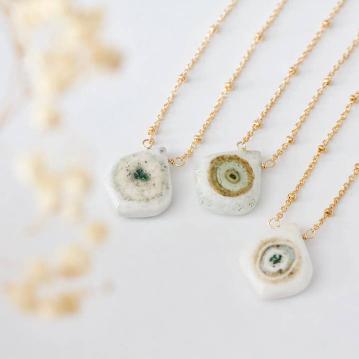 Mesa Blue - Wholesale Pendant/Charm Necklace - Solar Quartz NecklaceÂ