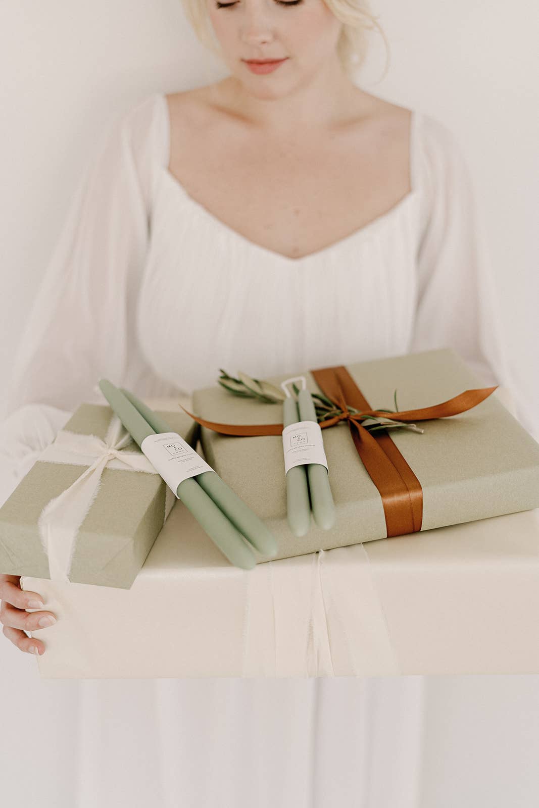 Mo&Co Home - Wholesale Tapered candle/candlestick -  Eucalyptus | Dipped Beeswax Taper Candles | All Natural6