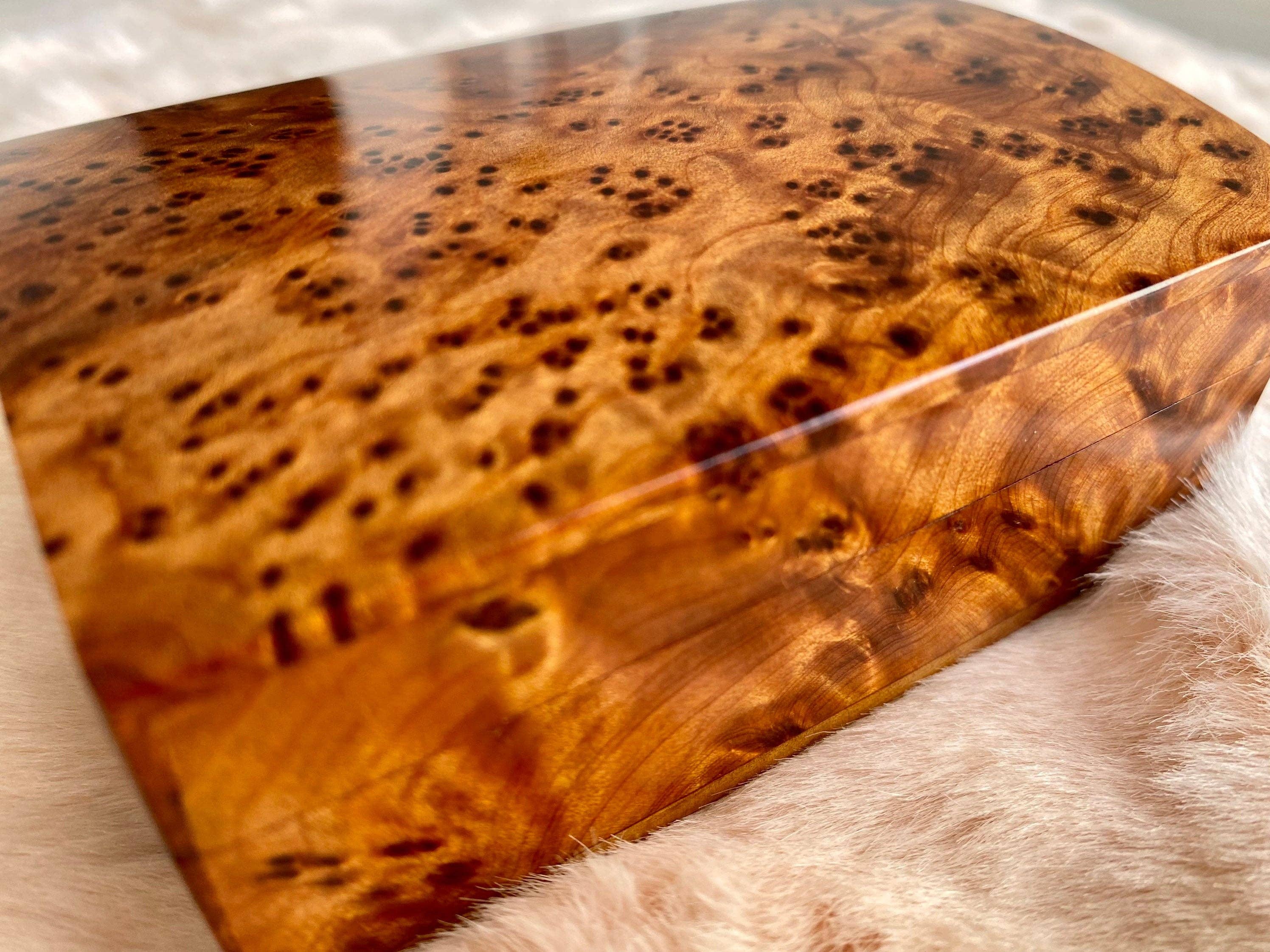 AtlasPerles – Großhandel Schmuckschatulle/-Organizer – 4"x2" Hochzeitsringbox, marokkanische Thuja-Holzbox, handgefertigte Ringbox für Andenken, Verlobungsschmuckaufbewahrung, gravierte Thuja-Ringbox für den Antrag9