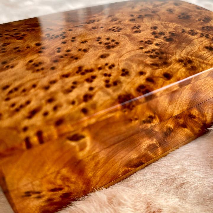 AtlasPerles – Großhandel Schmuckschatulle/-Organizer – 4"x2" Hochzeitsringbox, marokkanische Thuja-Holzbox, handgefertigte Ringbox für Andenken, Verlobungsschmuckaufbewahrung, gravierte Thuja-Ringbox für den Antrag9