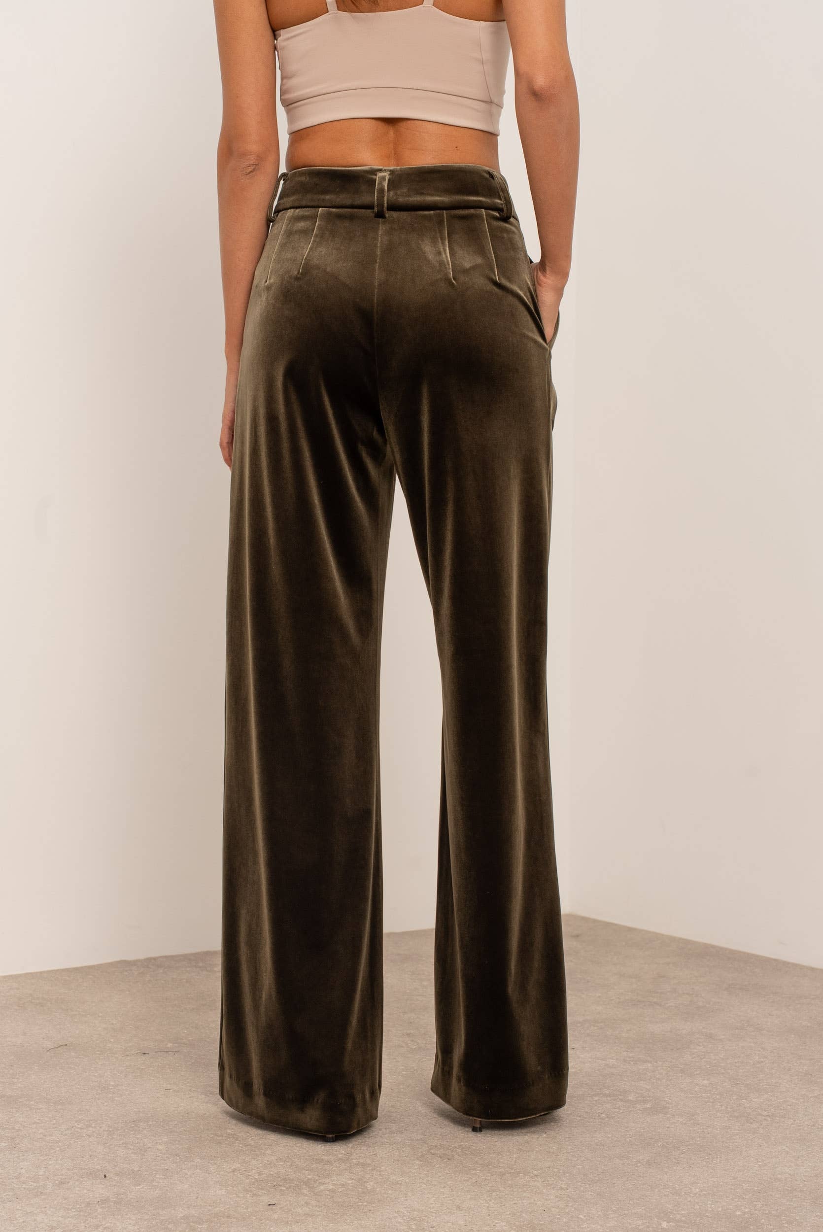 Attentif Paris - Wholesale Pants - Women's - Wide velvet and fluid pants with double button11