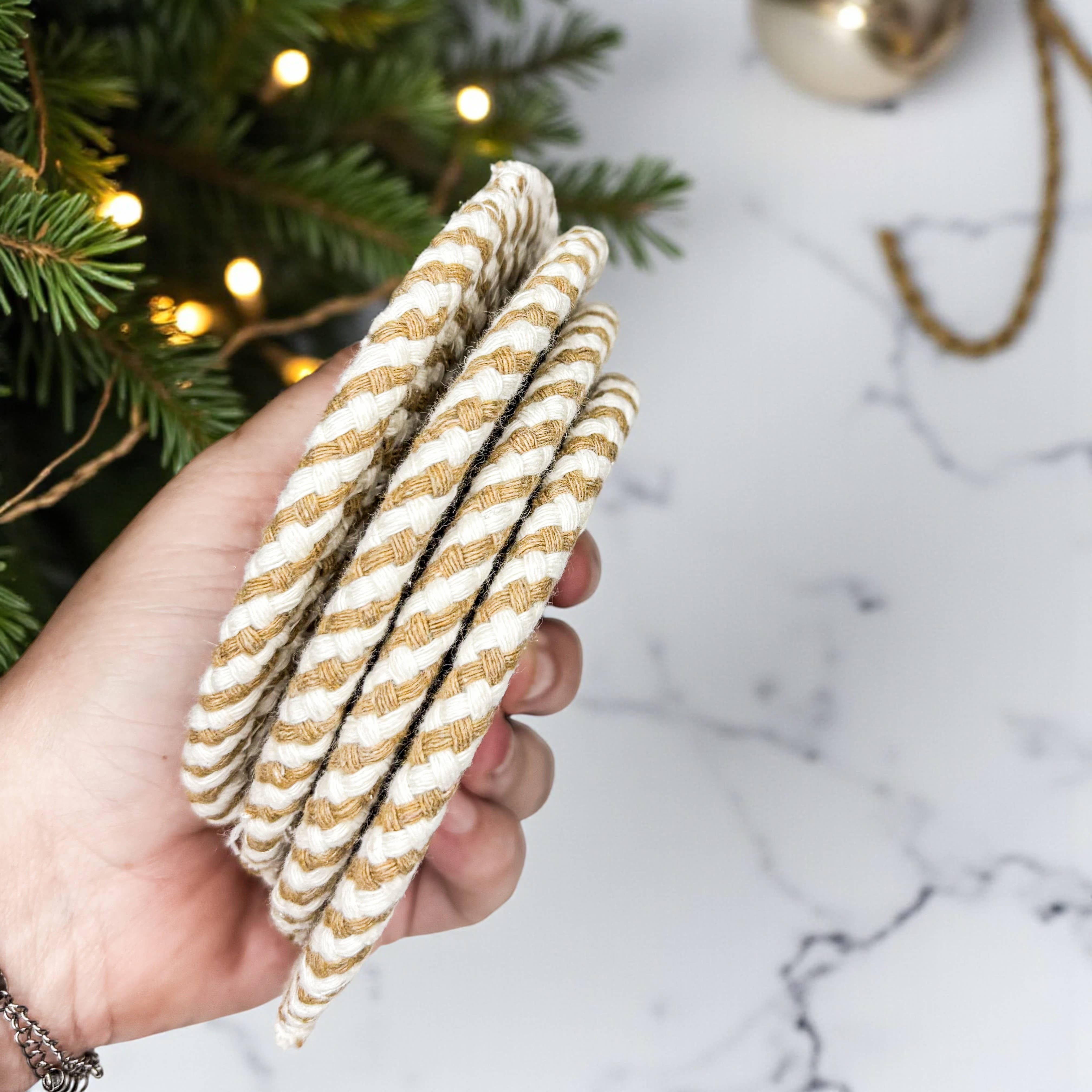 Gia Roma - Wholesale Coasters - Christmas Coasters, Red Candy Cane Braided Cotton Fabric Set75