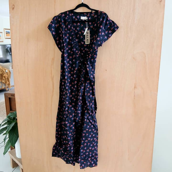 Lång Viskosklänning Små Blommor 65841 Svart för wholesale av Cinnamon Creations