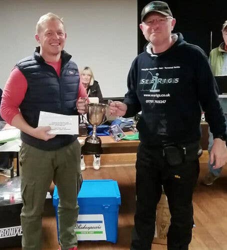 SEARIGS UK LTD – wholesale Sporting accessories – Sea Fishing Super Sticky Dip Natural Extracted Bait Oil 1255