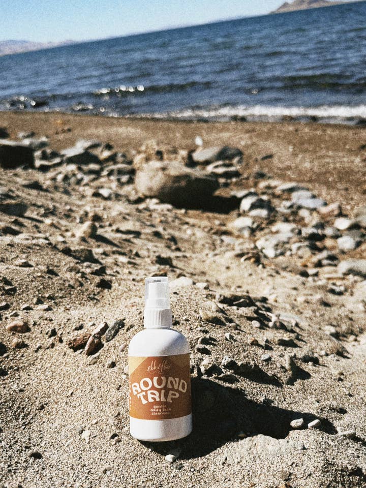 Round Trip - Gentle Facial Cleanser w Shiitake & Lactic Acid for wholesale by Ebb & Flow