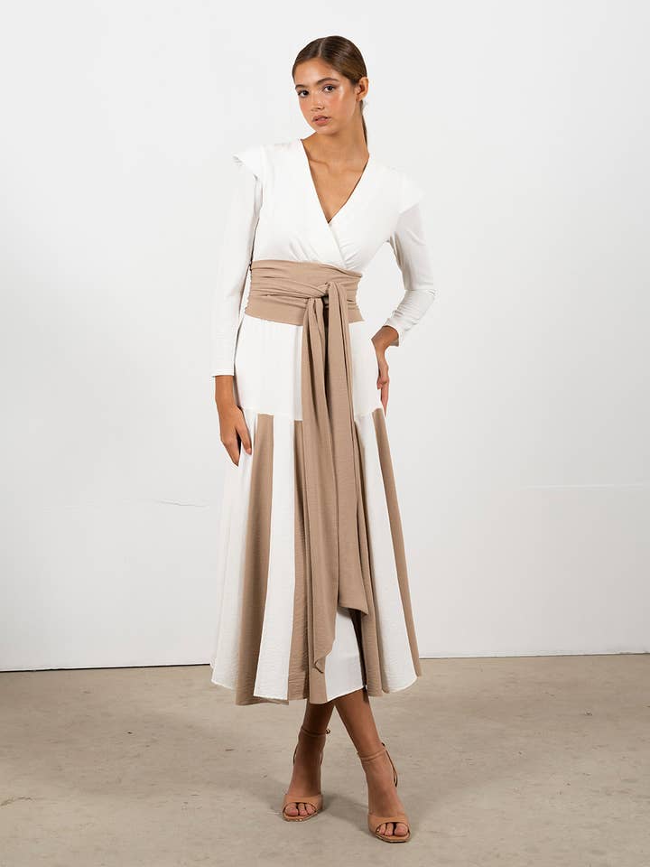 Loreto Kleid Beige für den Großhandel von Strena (C.C. Ramos S.L.U.)