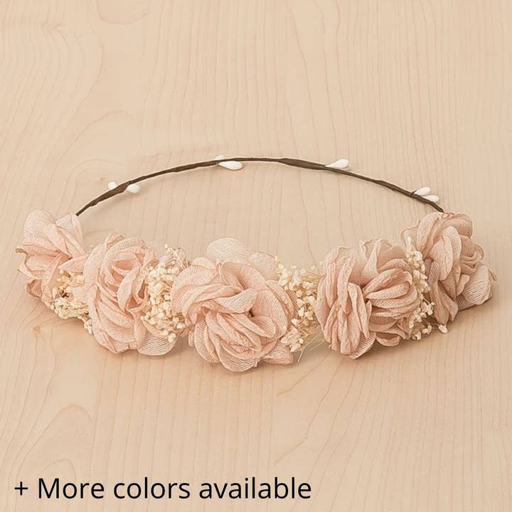 Guirlande de cheveux 5 fleurs en tulle et gypsophiles pour la vente par Siena Hair Accessories