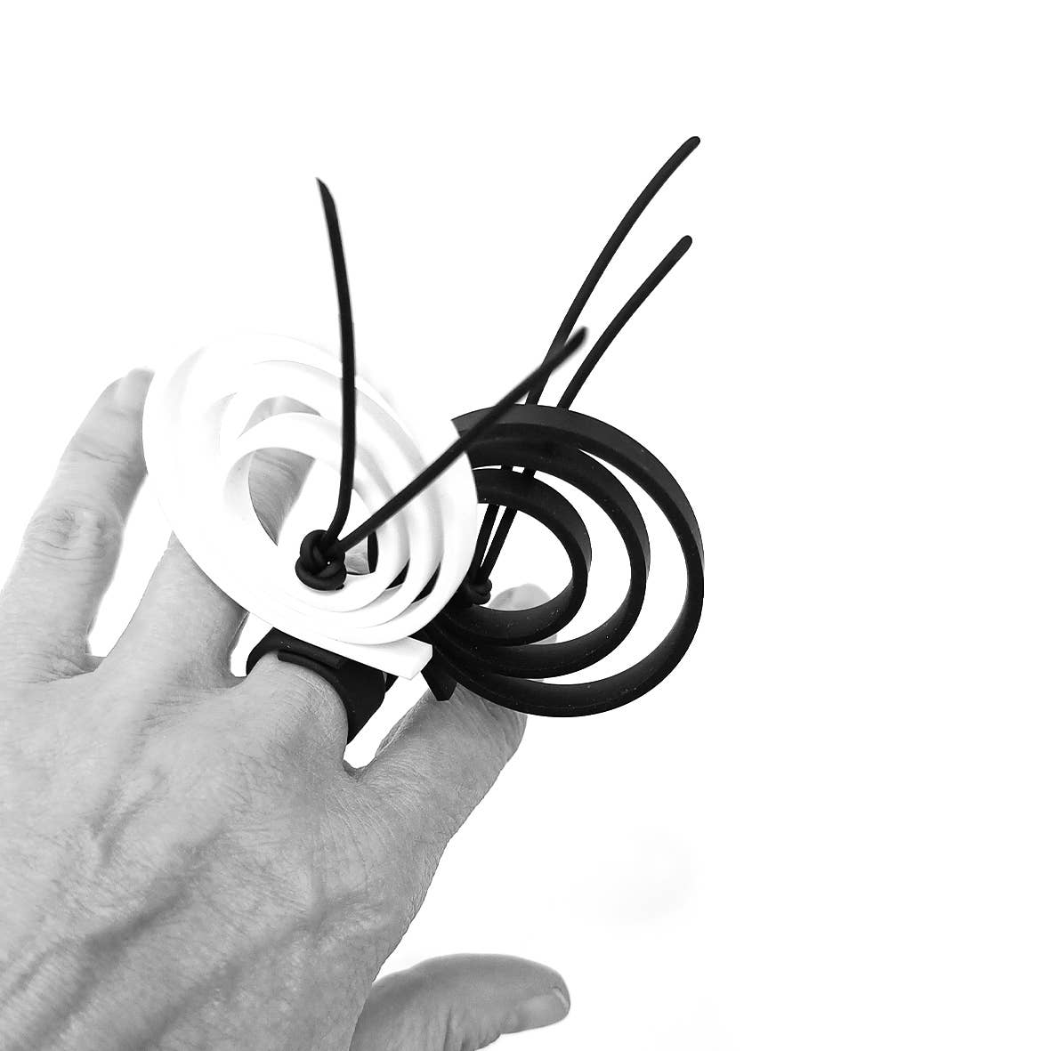 ALEX+SVET - Wholesale Cocktail/Statement Ring - ALRICK rubber ring BLACK&WHITE line4