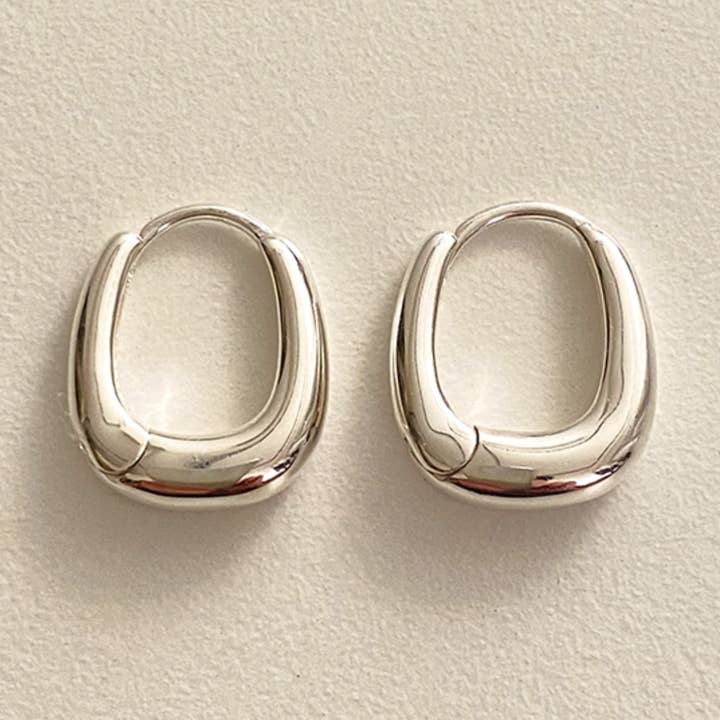 Sterling sølv runde firkantede sølv hoop øreringe for engroshandel hos Cult Mystique