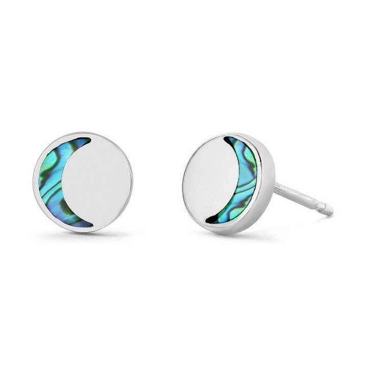 Clous en pierre ronde en forme de croissant incrustés (EA 1282) pour la vente par Boma Jewelry