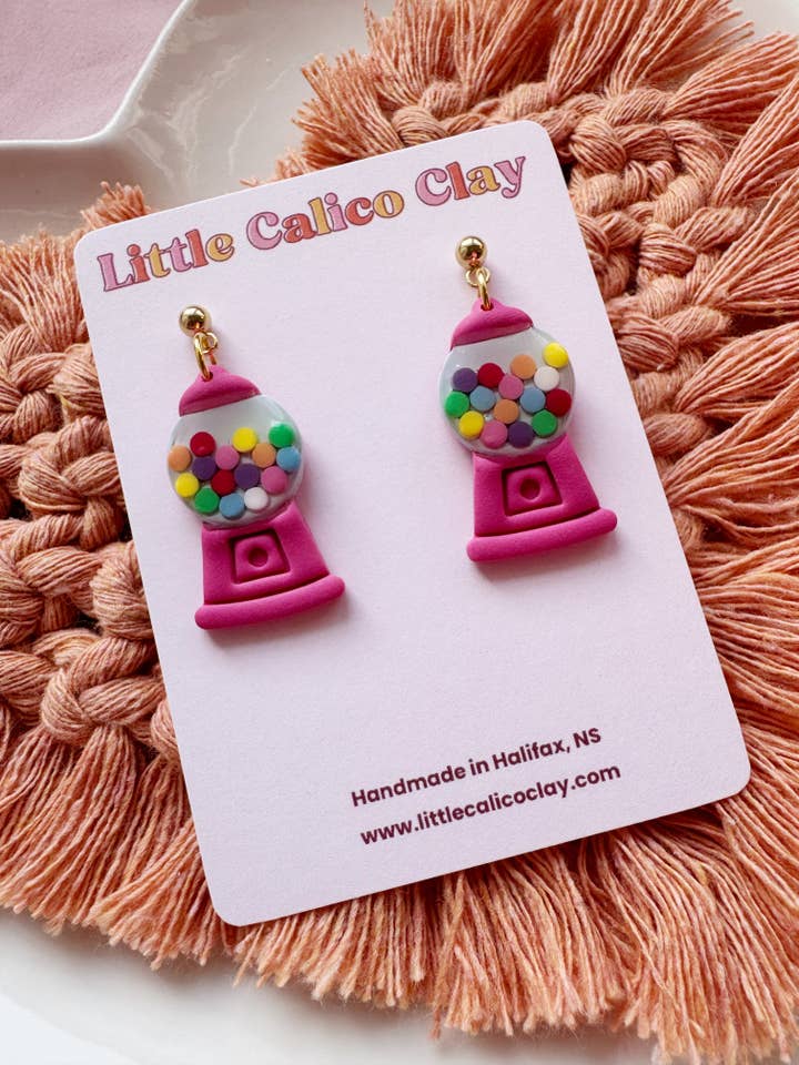 Gumball Dangles | Boucles d'oreilles en argile polymère pour la vente par Little Calico Clay