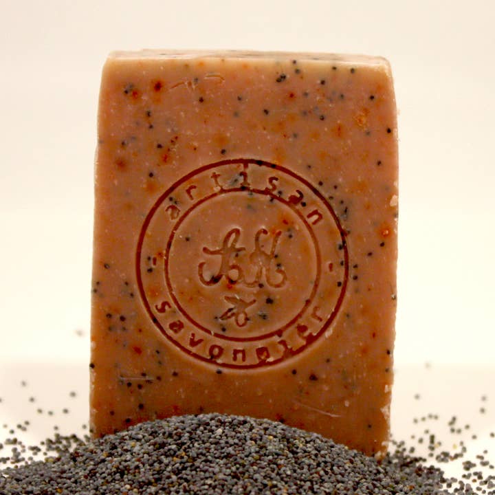 Exfoliating soap with poppy oil for wholesale by Entre Olive et Lin