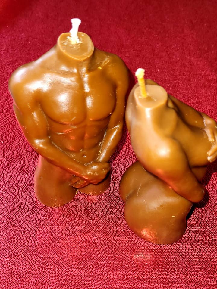 Gwen Meets Pleasure Torso-kaars voor wholesale door Unique luxury candle bar