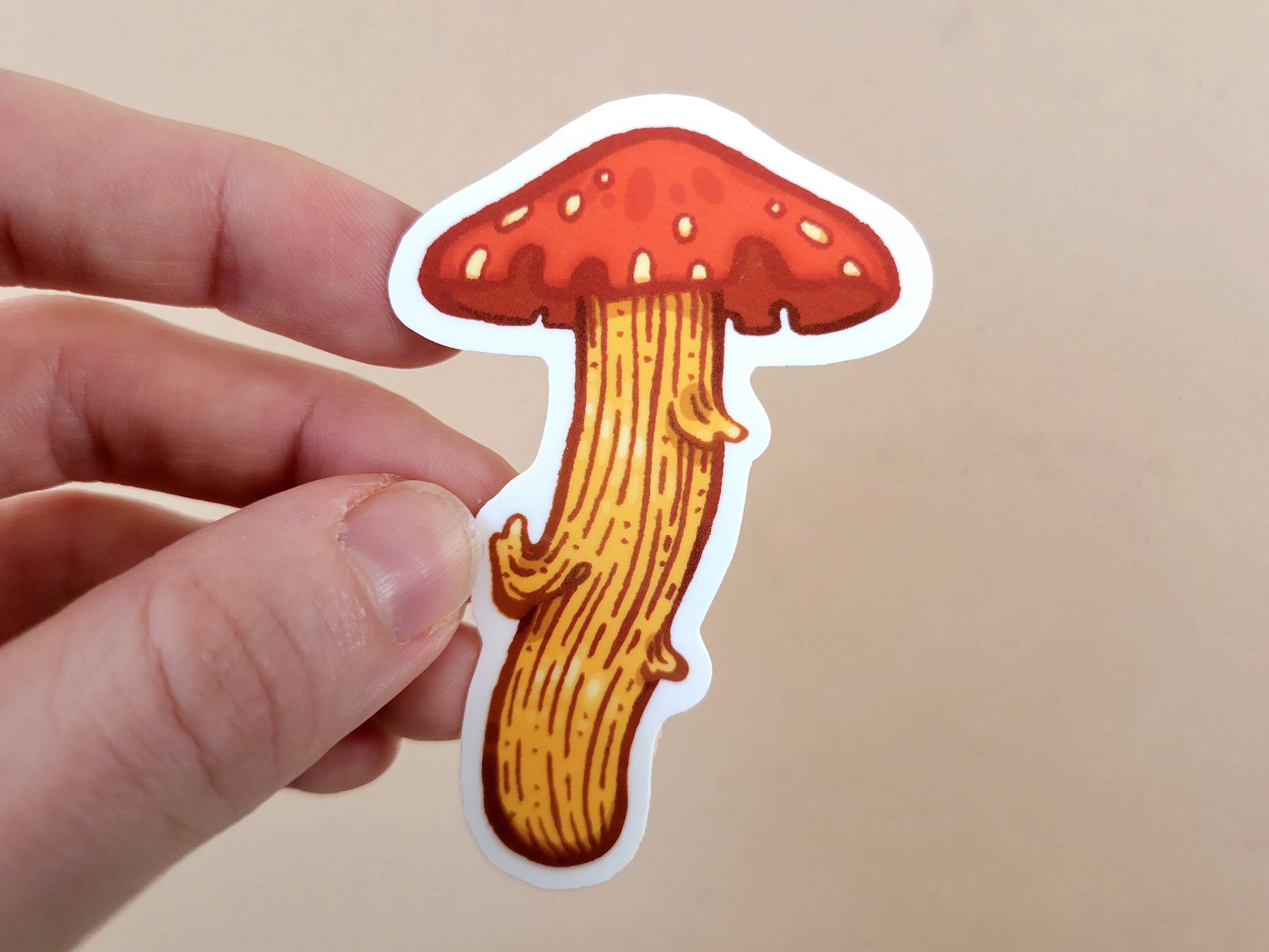Tall Red Cap Mushroom - Autocollant en vinyle pour la vente par Kuguenko Illustration