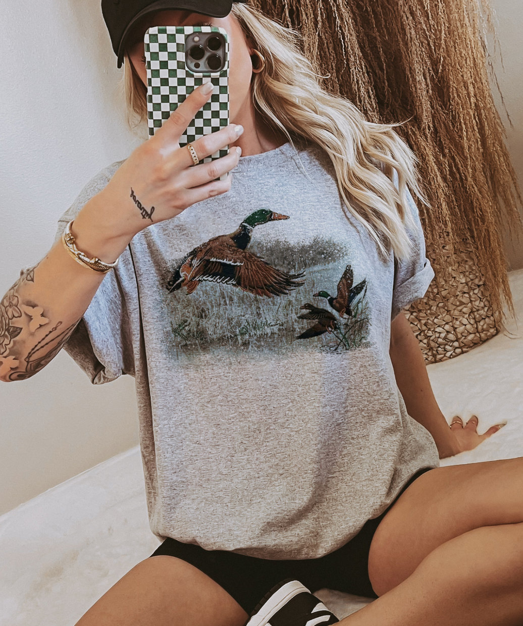 THE LATTIMORE CLAIM - Wholesale Graphic Sweatshirt - Women's - Retro Duck Scene1