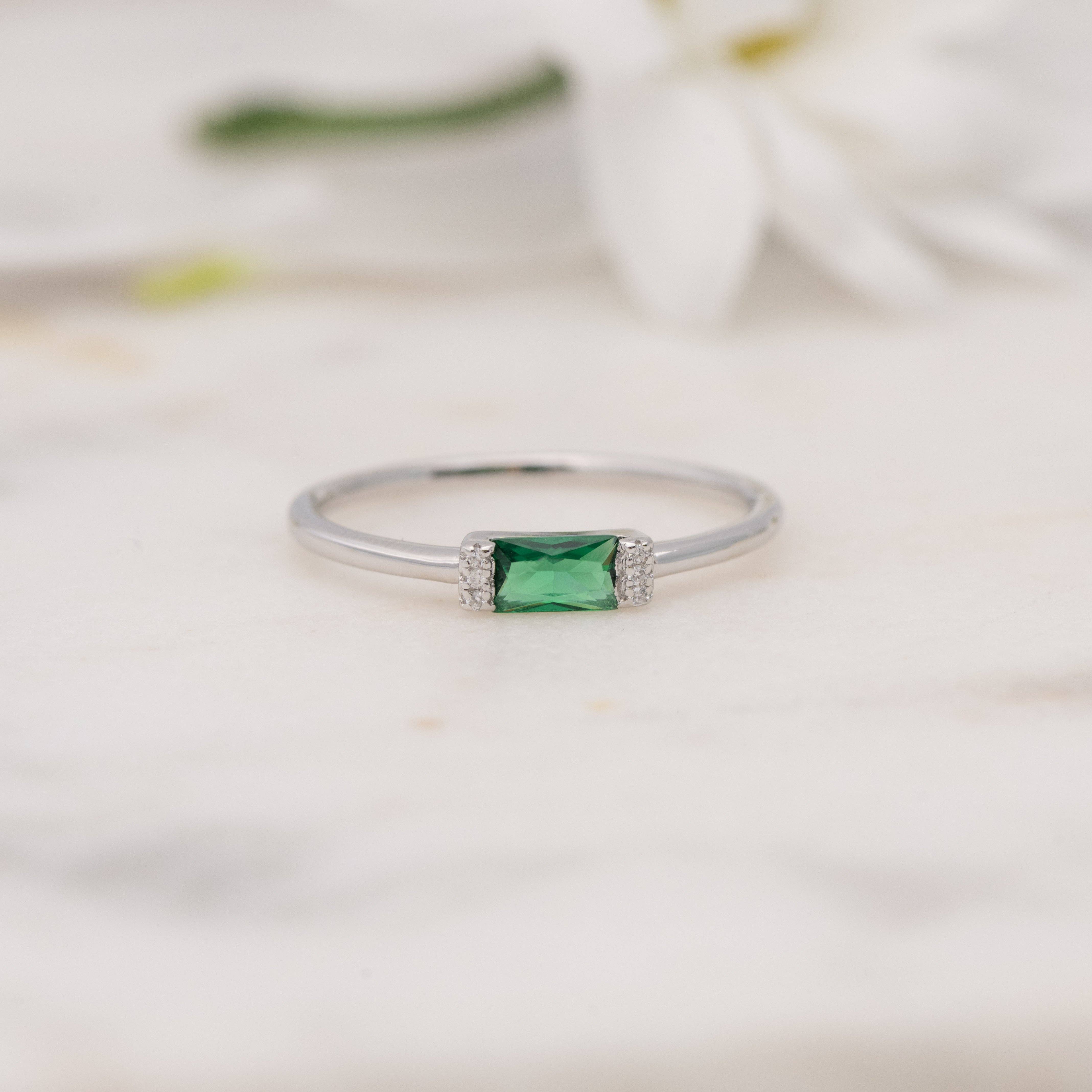 Sami Jewels – Engroshandel Solitairering – Smaragd Simple Baguette Ring3