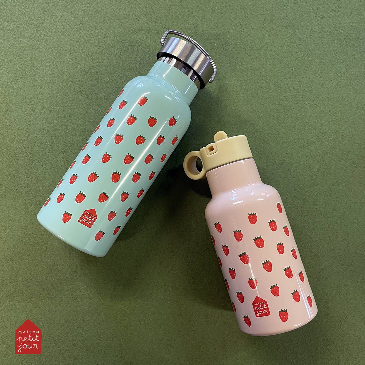 Petit Jour Paris - Wholesale Water Bottle - ST793R SMALL INSULATED STRAWBERRY FLASK (0.35L)2