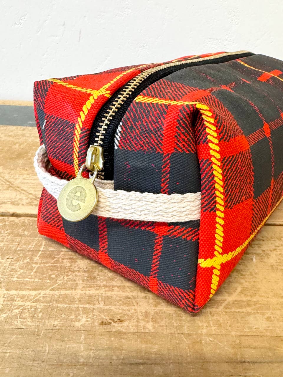 Erin Flett - Vente Trousse de toilette – femme - Trousse de toilette à carreaux tartan6