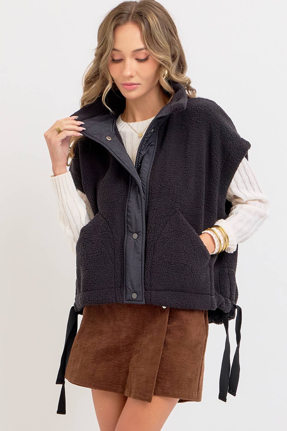 Sweet Lovely by Jen - Wholesale Outerwear Vest - Women's - OVERSIZED FLEECE VEST25