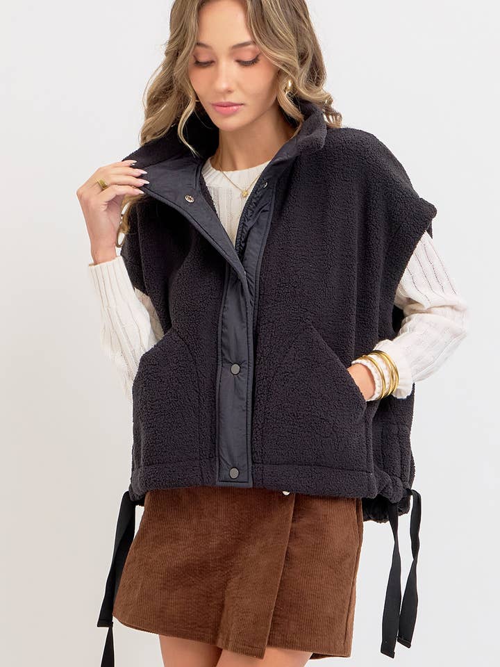 Sweet Lovely by Jen - Wholesale Outerwear Vest - Women's - OVERSIZED FLEECE VEST25