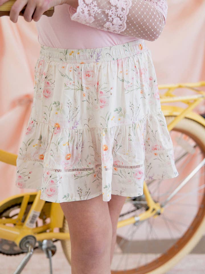 Jupe-short Camellia pour la vente par Love and Grow Clothing Co