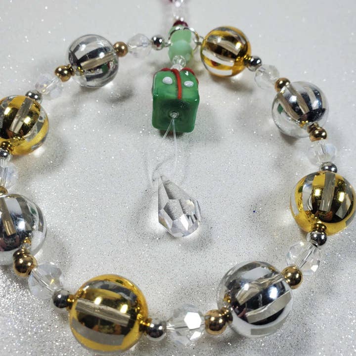 Enfeite de Natal: Apanhador de Sol com Contas "Boas Festas" por atacado de Thorneapple Designs