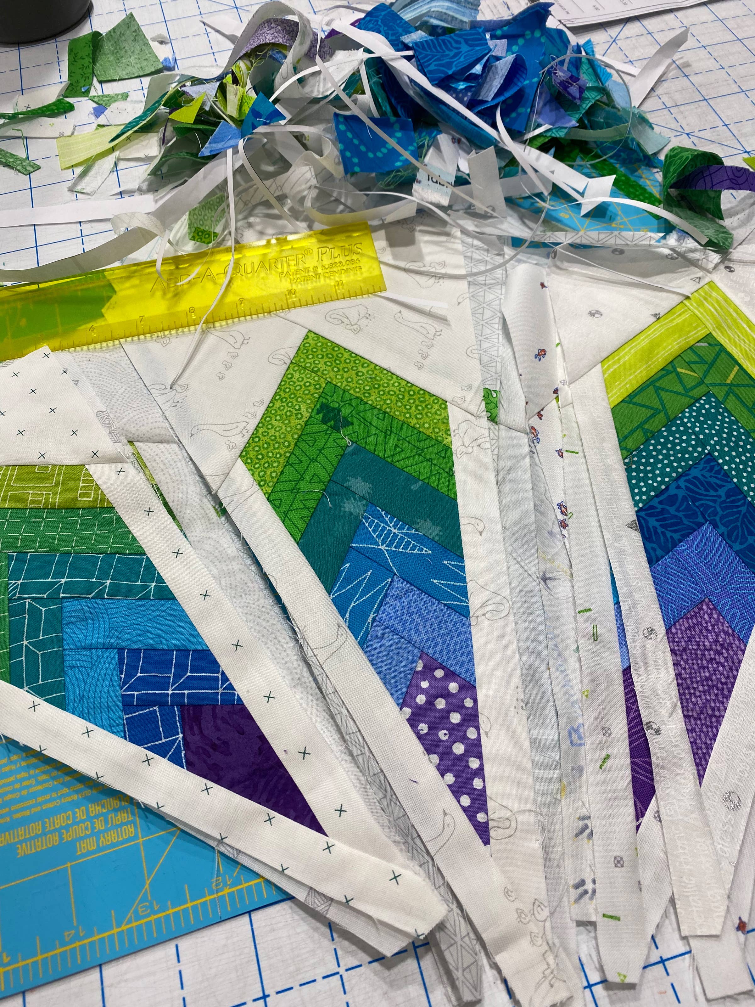 Sassafras Lane Designs - Wholesale Craft Sewing Kit - Colorburst Quilt Block2