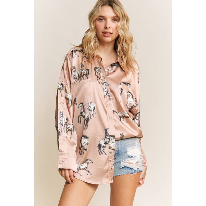 CAMISAS DE CETIM COM ESTAMPA DE CAVALO E BOTÕES DE PRESSÃO NAS TH por atacado de Sweet Generis