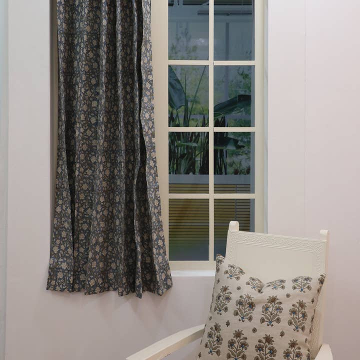 Dekorativ håndbloktrykt gardin: Amritvela for engroshandel hos Fabdivine