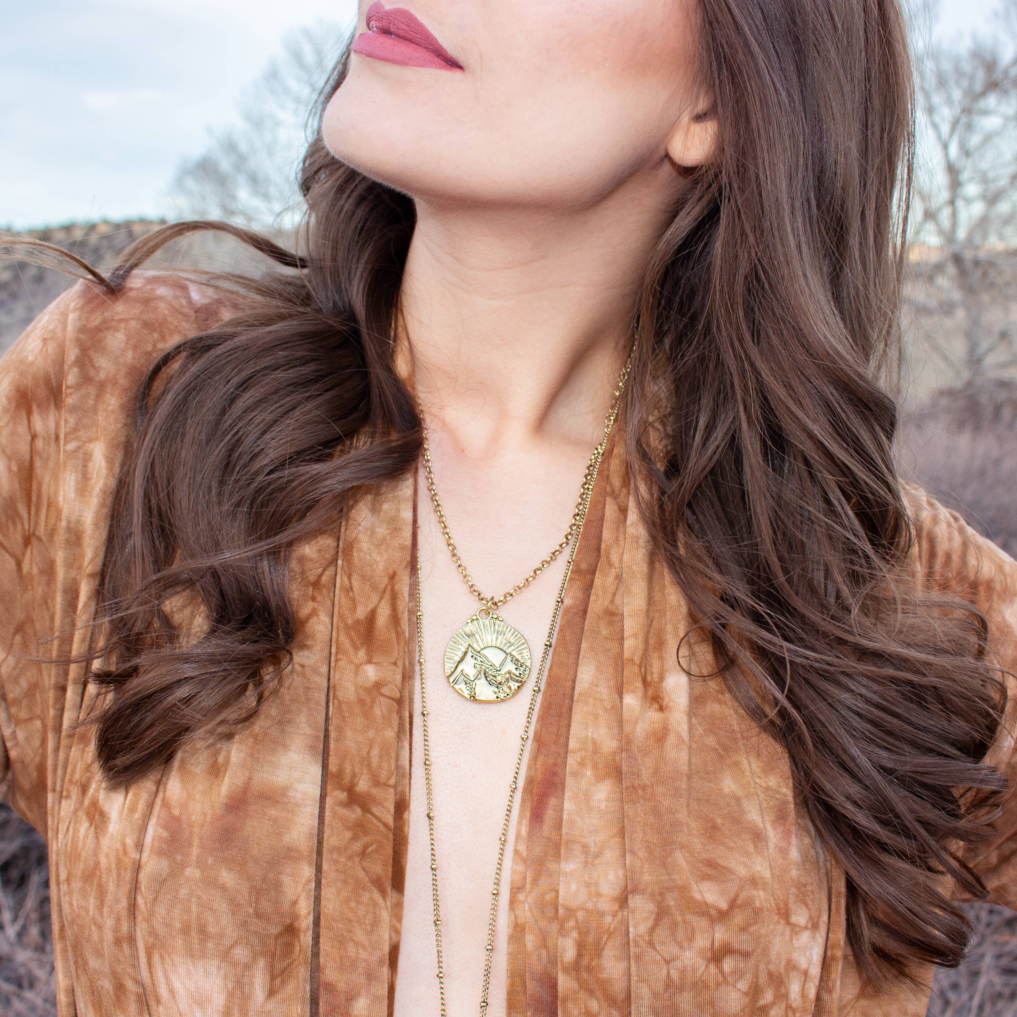 Hiouchi Jewels | Rose & Bolt Grateful Dead Jewelry – wholesale Hänge-/berlockhalsband – Solens Berg Halsband | Guld6