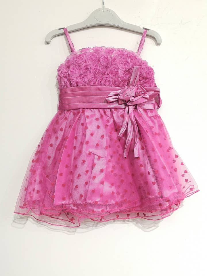 Robe de cérémonie en tulle fuschia pour la vente par Les Voiliers