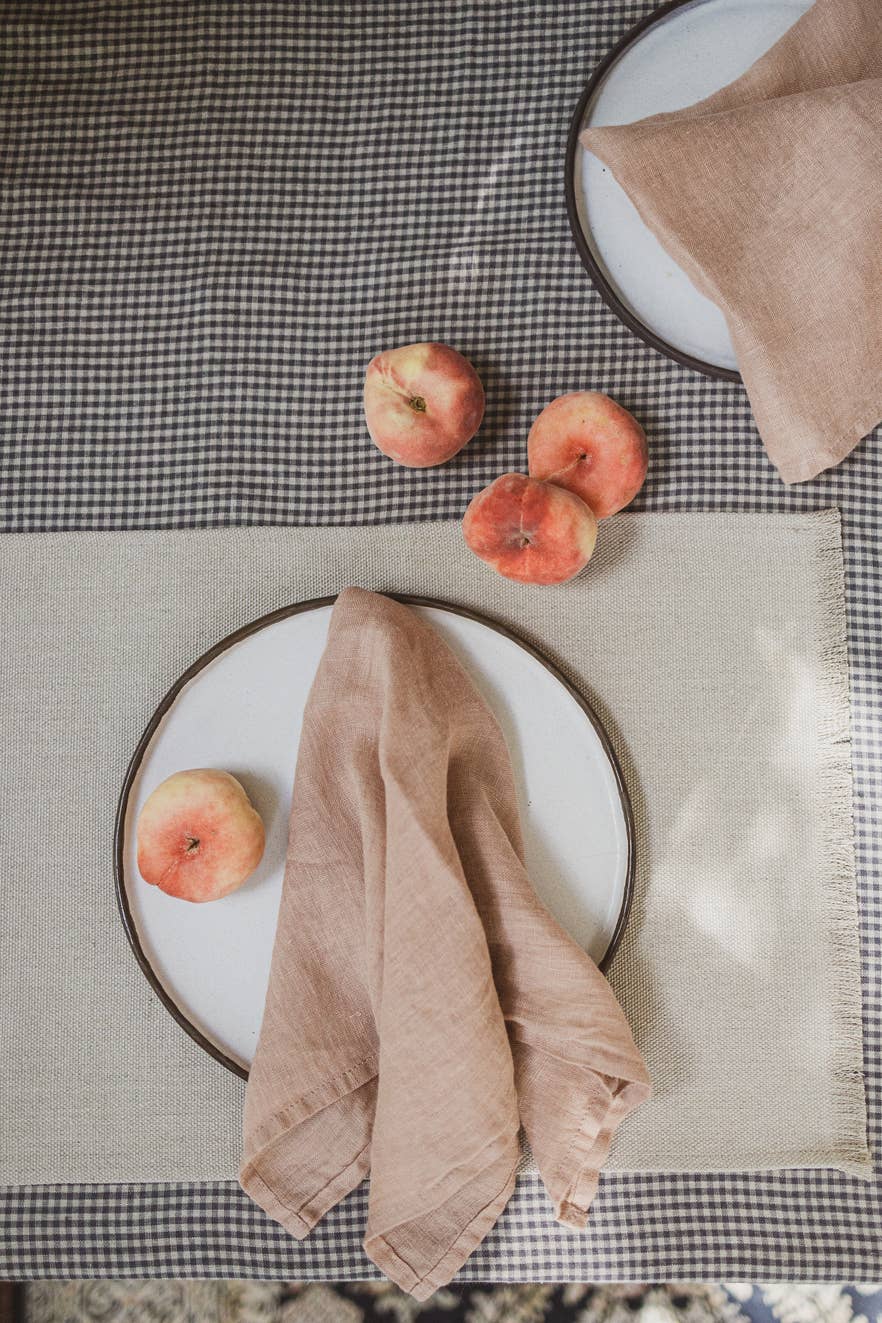 Epic Linen – wholesale Bordstablett – Tunga linneservetter med fransar2