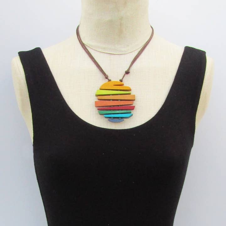 Collier sans métal multicolore Zaria pendant pour la vente par Katie and Company