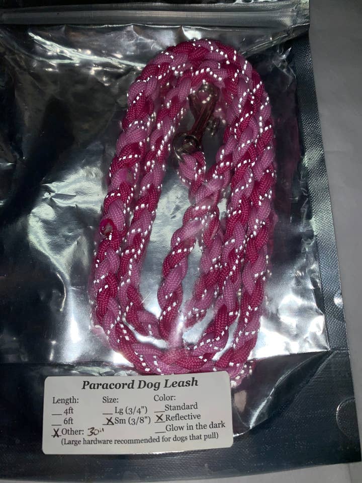 Guinzaglio intrecciato in paracord per cani di piccola taglia da 1,2 m (4 fili) per la vendita all'ingrosso da parte di Haven