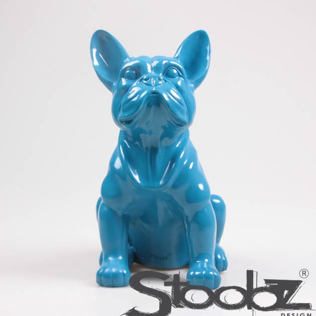HUND FRANSK BULLDOG BLÅ 24X20X37 CM STOOBZ DESIGN för wholesale av Stevens Deco