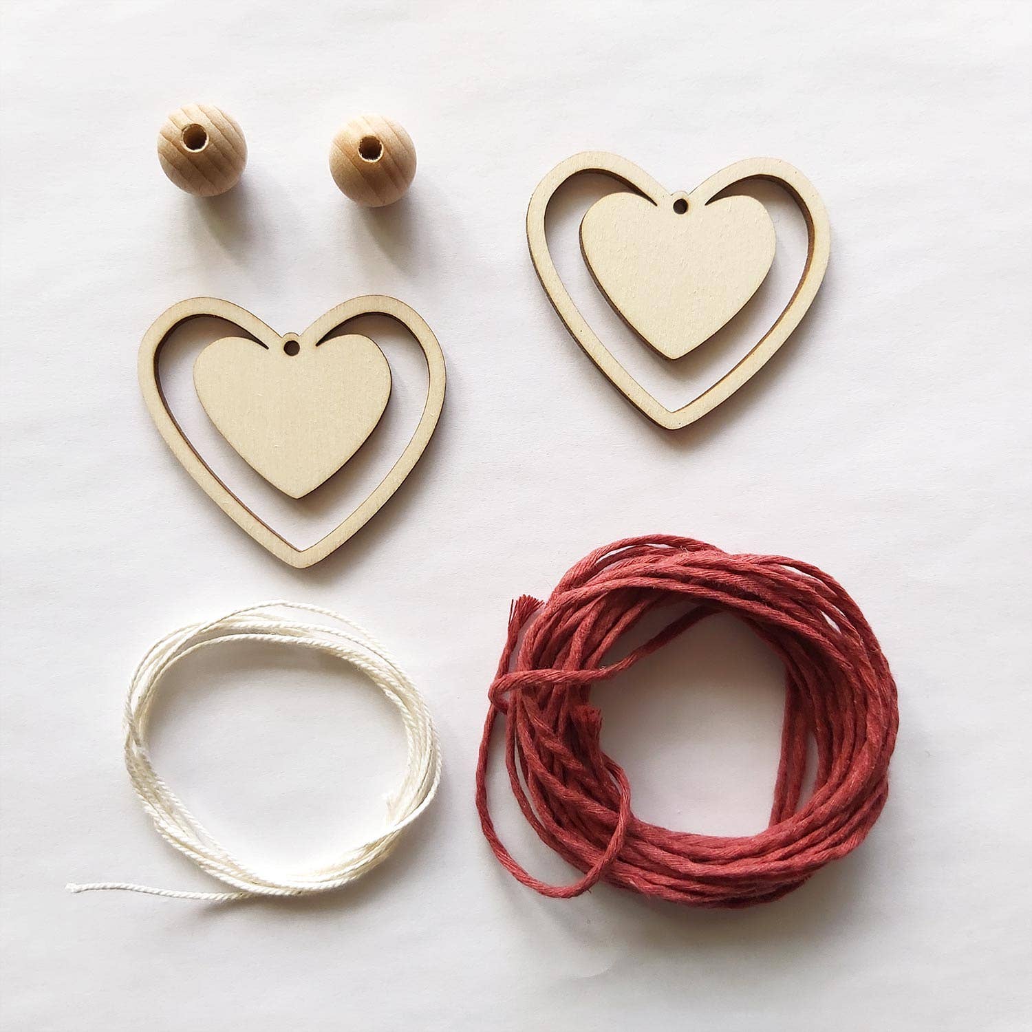 Familienmomente - Vendita all'ingrosso Kit per lavoretti fai da te - Set fai-da-te ciondolo aroma a forma di cuore per la festa della mamma1