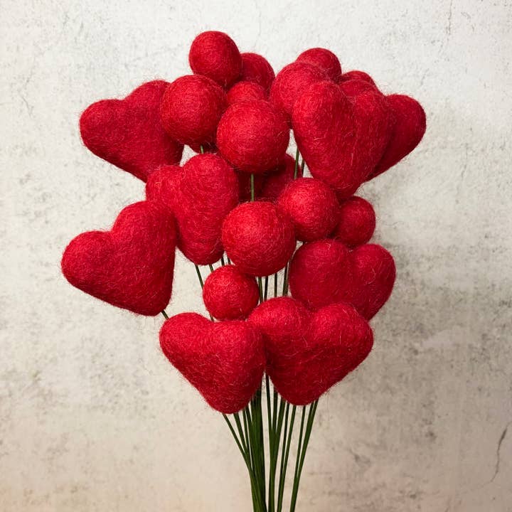 Oakwind Hollow - Vendita all'ingrosso Fiori finti - Bouquet a forma di cuore in feltro Singles Red Hot