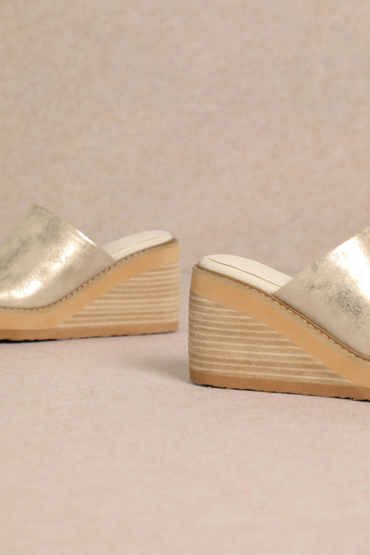 CCOCCI - Wholesale Wedges - Women's - JUDY BOLD GOLD UPPER PEEP TOE PLATFORM WEDGE HEEL 1