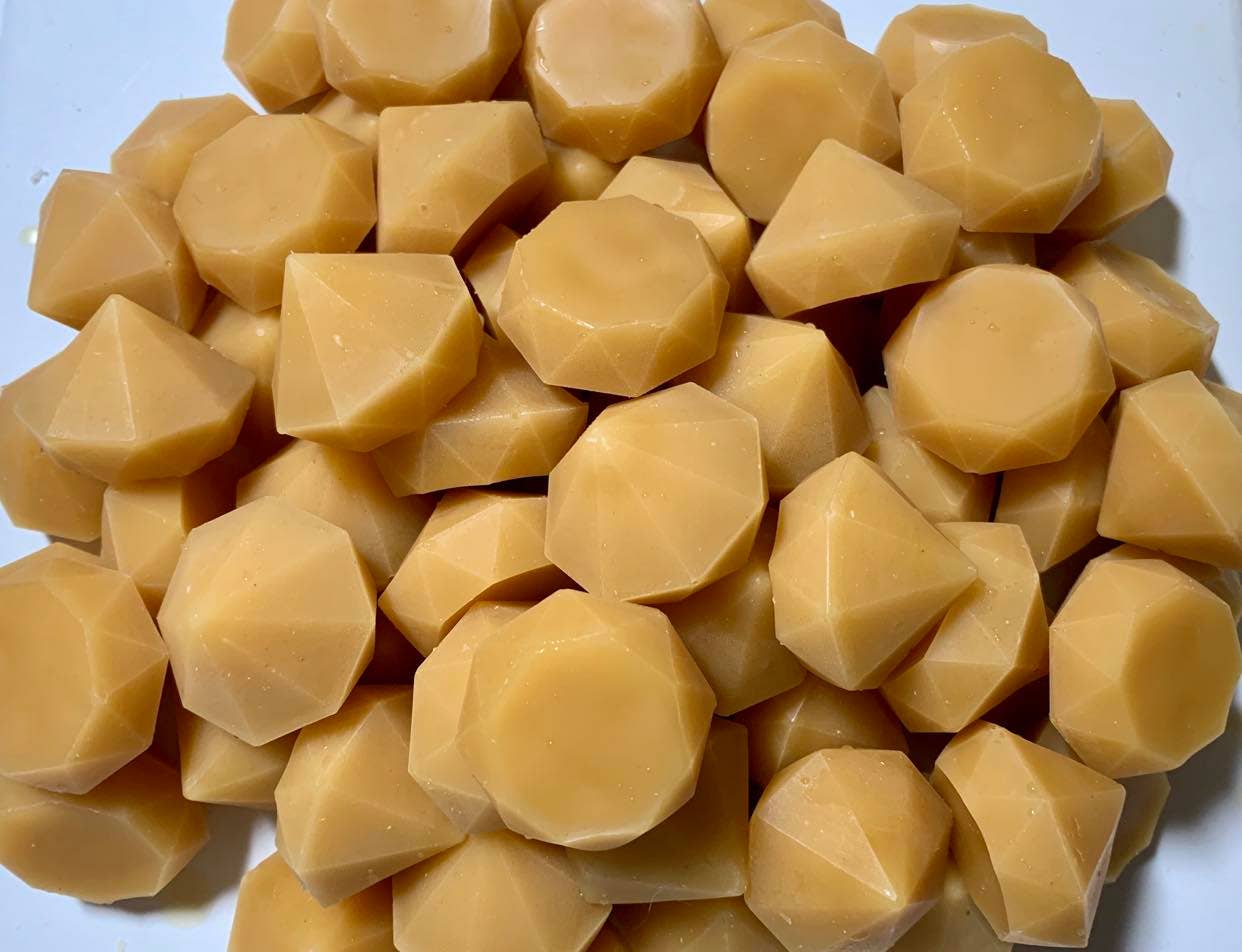Posey Handmade - Wholesale Craft Supplies - Thread Gem 100% Beeswax Thread Conditioner3