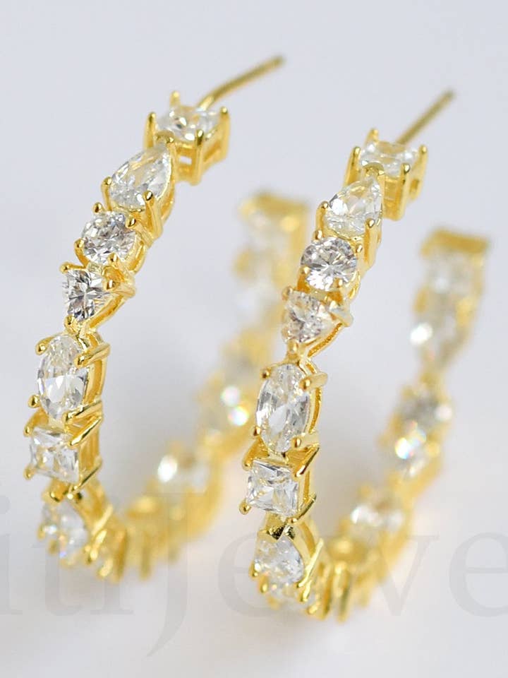 YX0102E pour la vente par FELIX Z DESIGNS