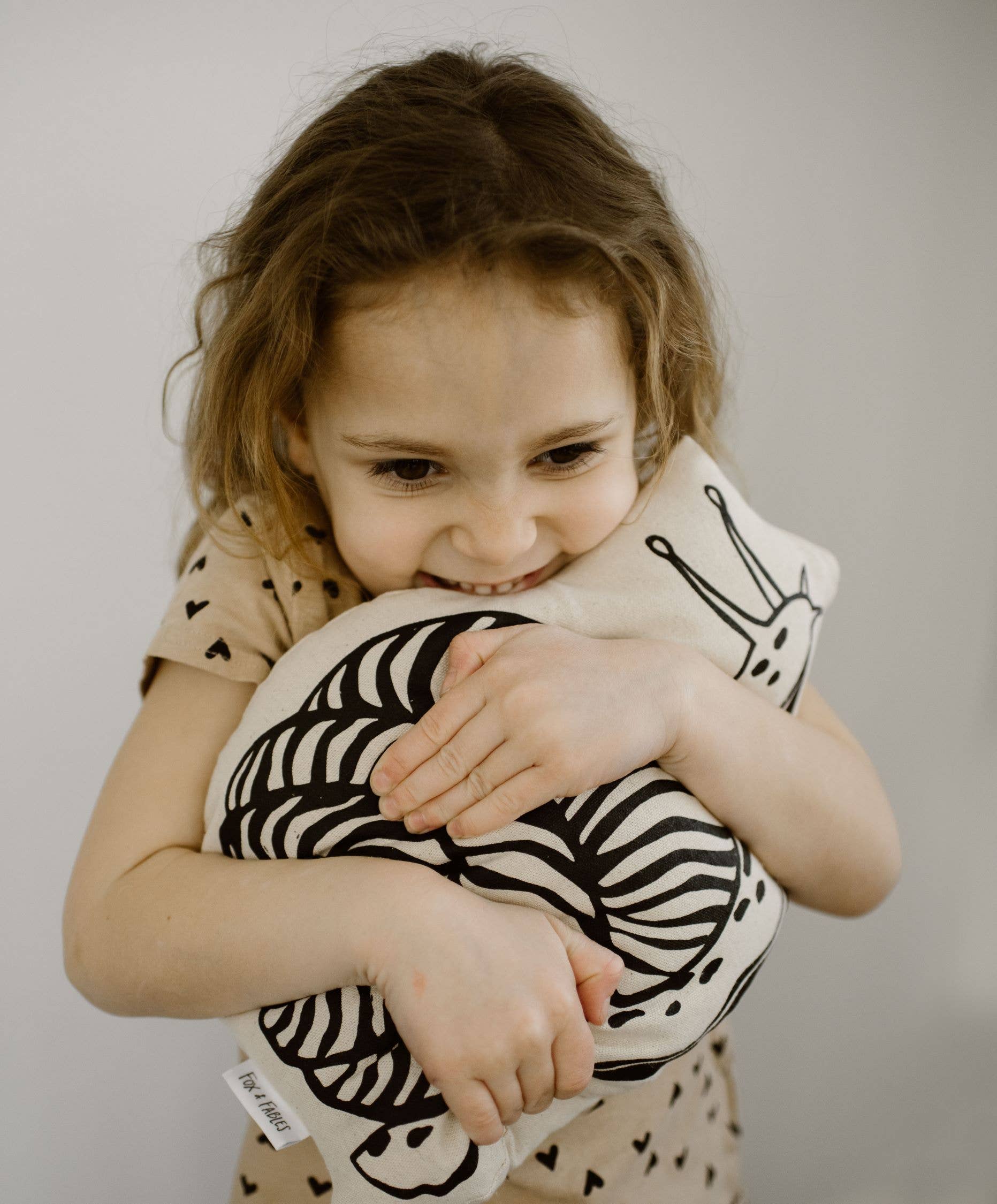 Fox & Fables – Großhandel Zierkissen – Cottage Garden geformte Kissen mit Motivdruck1