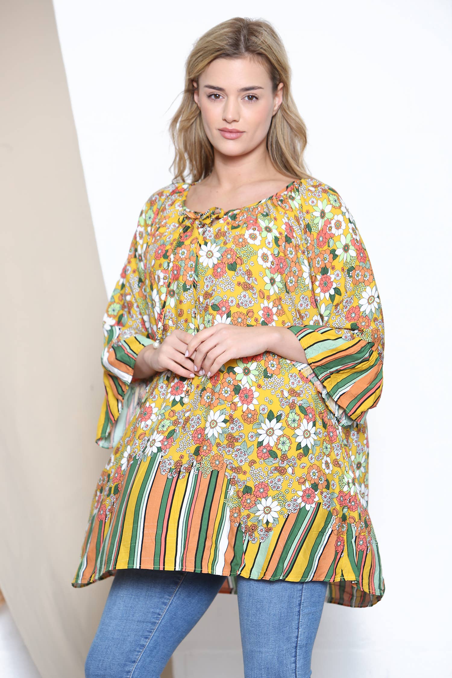 Lucy Sparks - Wholesale Tunic - Women's - Stripe trim floral top14