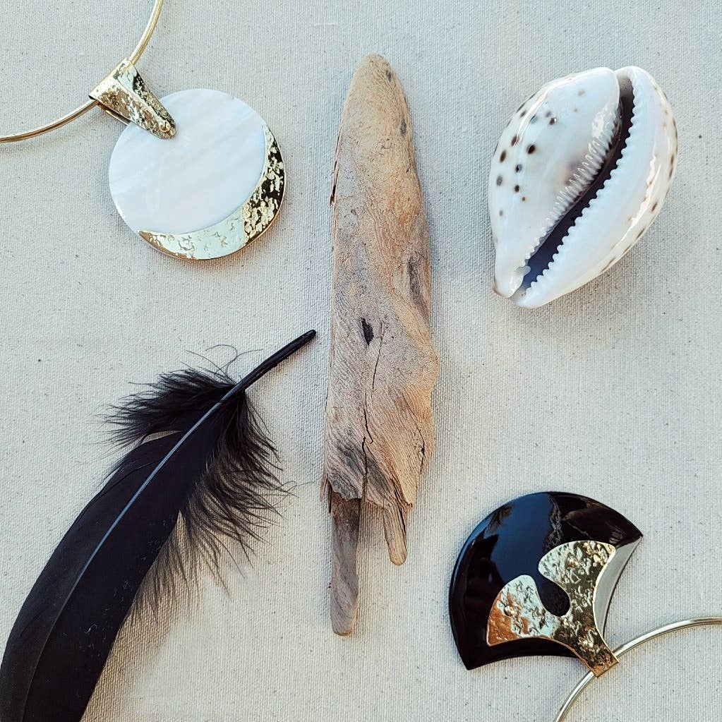 Bisjoux – wholesale Choker/Krage – Snidade horn hamrade mässing uttalande krage choker halsband2