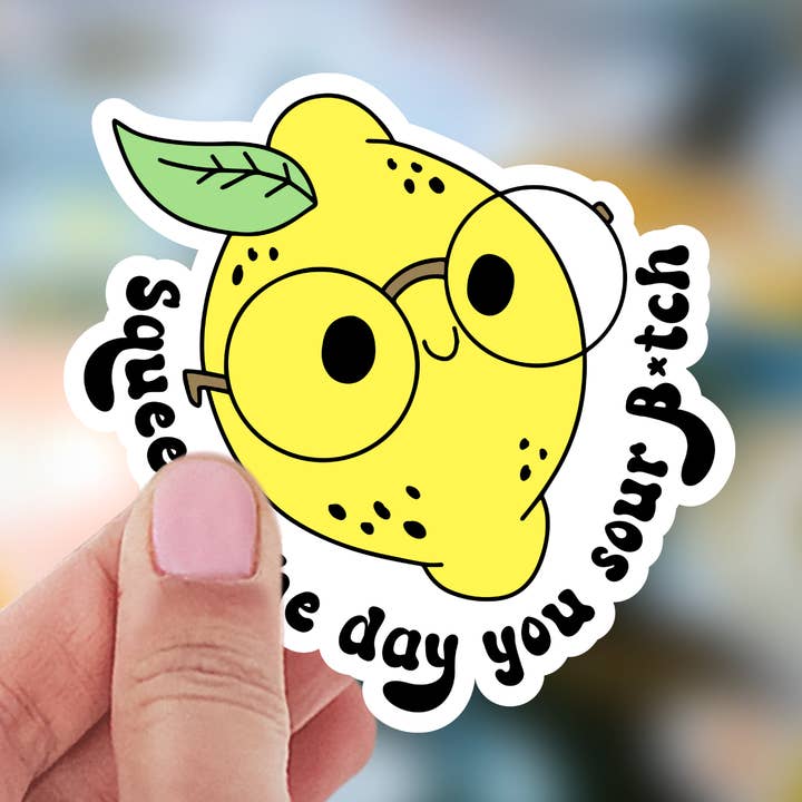 Squeeze the Day - Divertente adesivo a forma di limone, resistente all'acqua per la vendita all'ingrosso da parte di Jedi Woods LLC