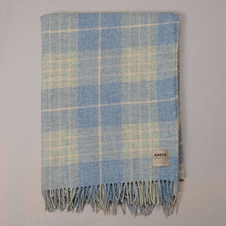 Robert Carver Scottish Lambswool Throw for wholesale by ANTA Scotland Ltd