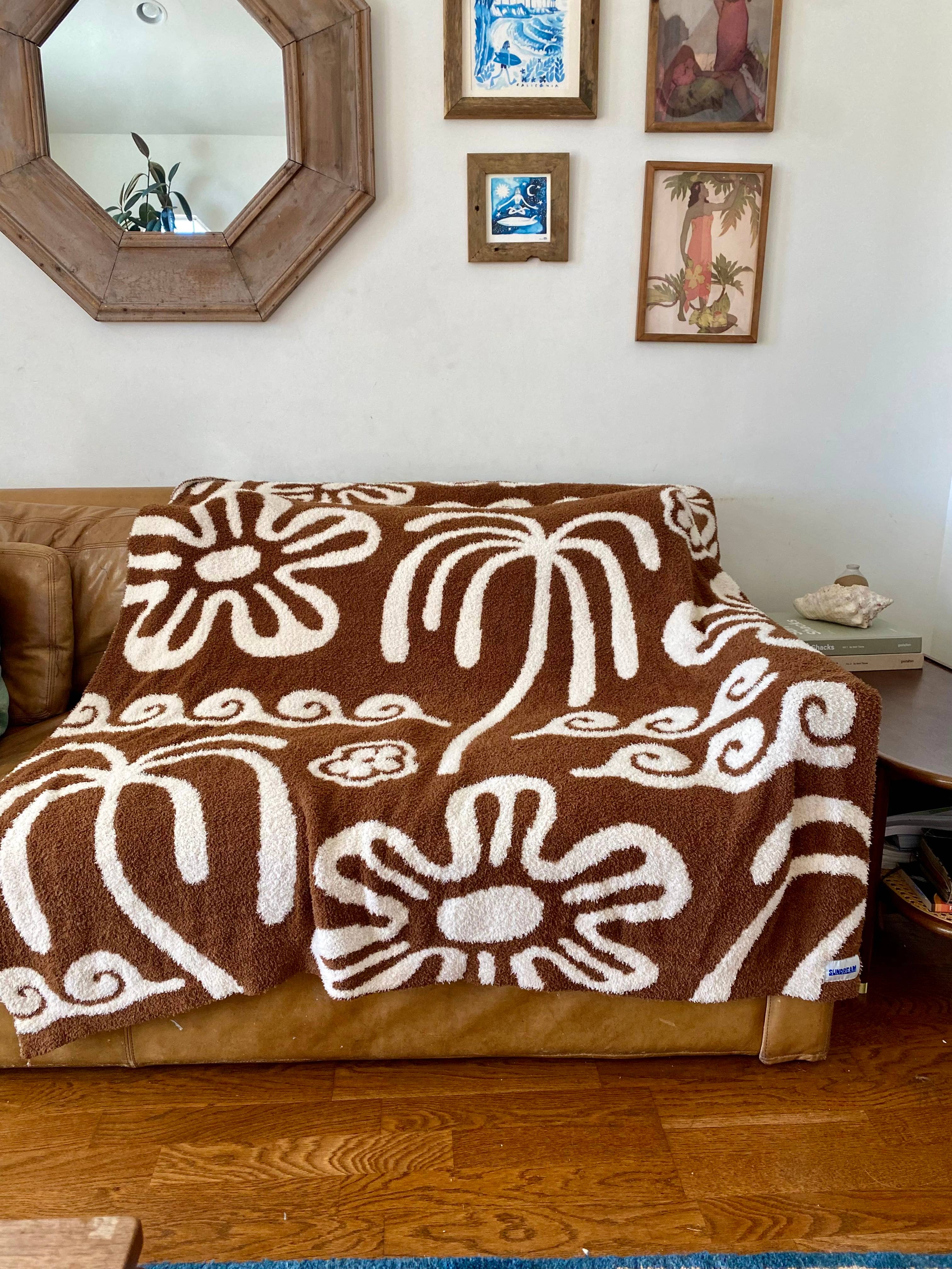 Sundream – wholesale Throw blanket – Hanalei Plush Throw - Mocha & Cream7